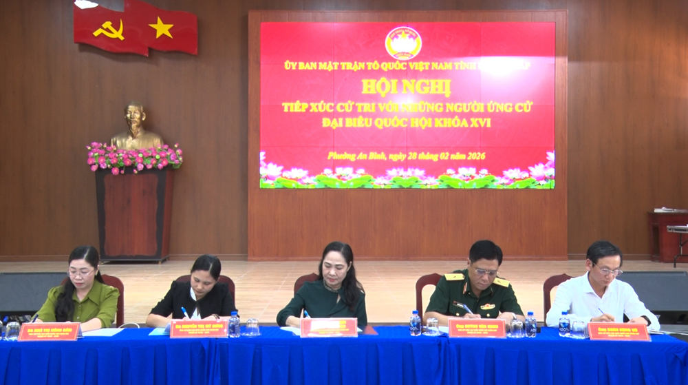 Ứng cử viên đại biểu Quốc hội đơn vị bầu cử số 1 tiếp xúc cử tri