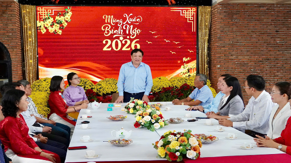 Chủ tịch UBND tỉnh chúc Tết các đơn vị, tri ân nguyên lãnh đạo tỉnh