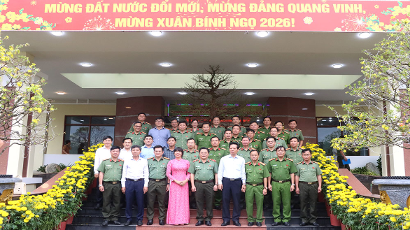 Phó Chủ tịch UBND tỉnh Nguyễn Thành Diệu thăm, chúc Tết các đơn vị