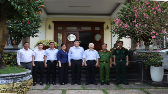 Chủ tịch UBND tỉnh Phạm Thành Ngại thăm, chúc Tết nguyên lãnh đạo Đảng, nhà nước