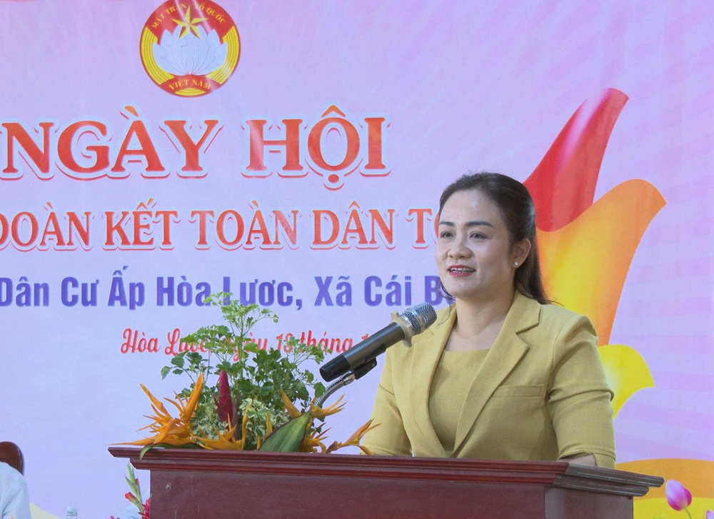 Lãnh đạo Tỉnh uỷ dự Ngày hội đại đoàn kết toàn dân tộc