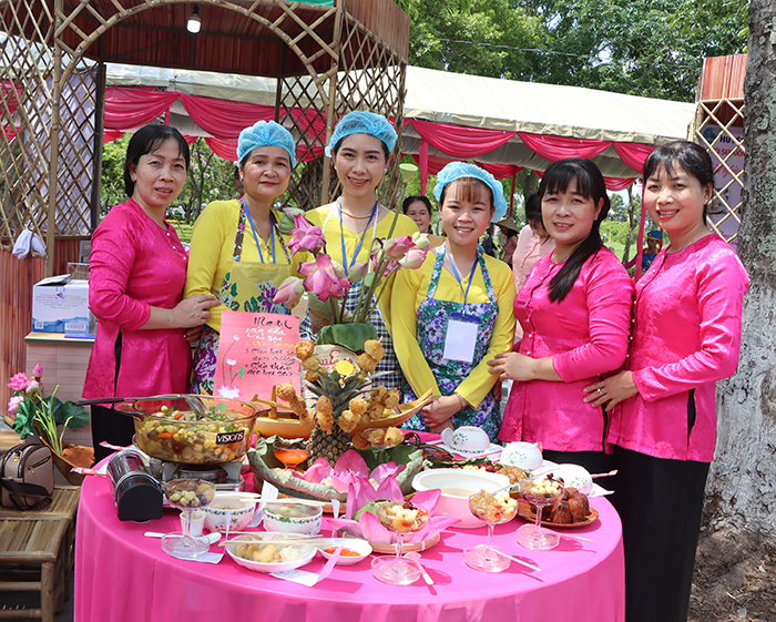 Hấp dẫn các món ăn được chế biến từ Sen