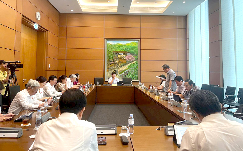 Hoàn thiện Luật Mặt trận Tổ quốc Việt Nam và tổ chức bộ máy đoàn thể theo Hiến pháp