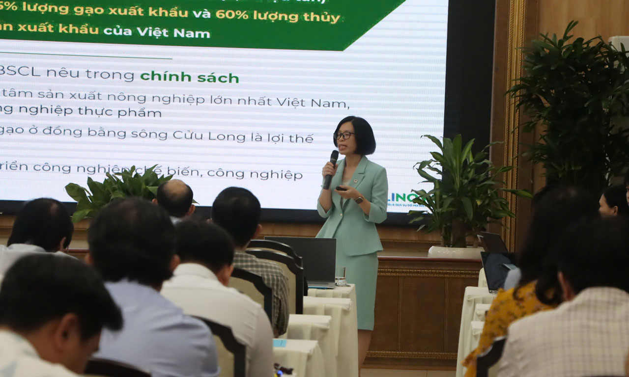 Bà Nguyễn Minh Huệ thông tin về yêu cầu pháp lý mới gắn với mục tiêu giảm phát thải, chuyển đổi xanh